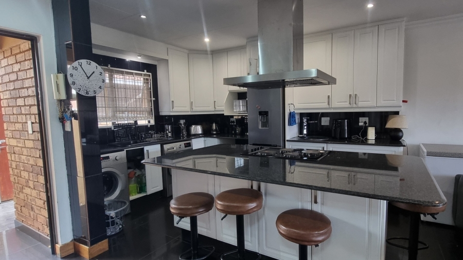 2 Bedroom Property for Sale in Sunward Park Gauteng