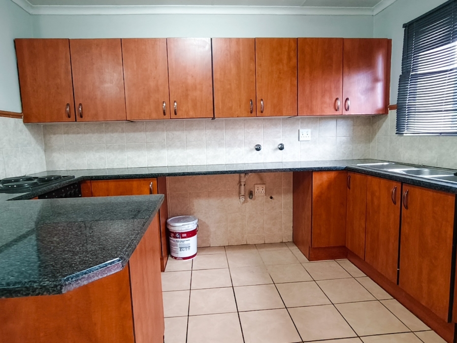 To Let 2 Bedroom Property for Rent in Brentwood Gauteng
