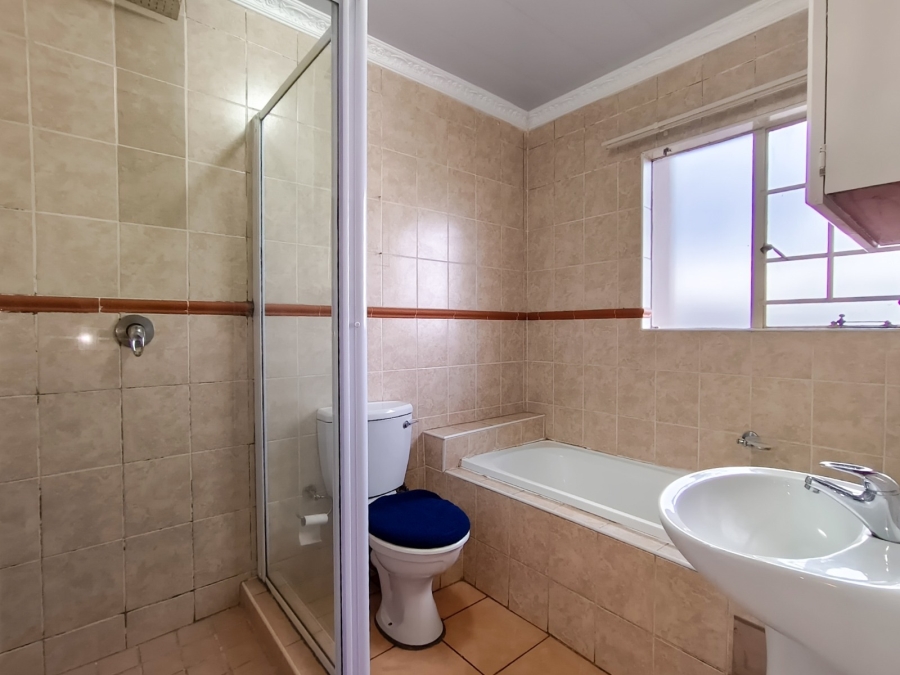 To Let 2 Bedroom Property for Rent in Brentwood Gauteng