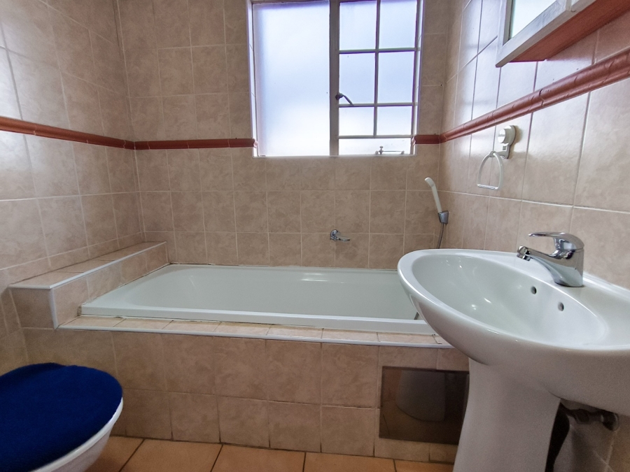 To Let 2 Bedroom Property for Rent in Brentwood Gauteng