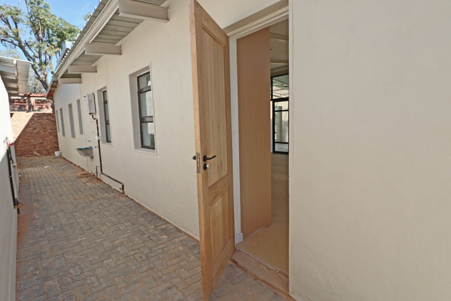 To Let 3 Bedroom Property for Rent in Bryanston Gauteng