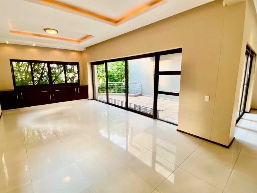 To Let 2 Bedroom Property for Rent in Illovo Gauteng