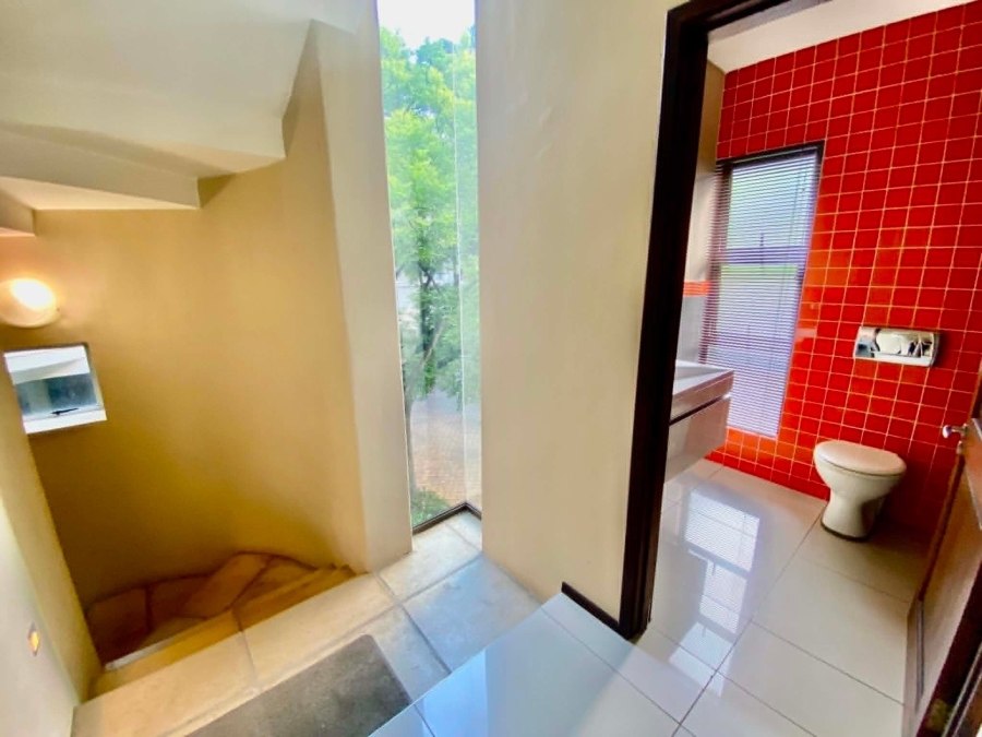 To Let 2 Bedroom Property for Rent in Illovo Gauteng