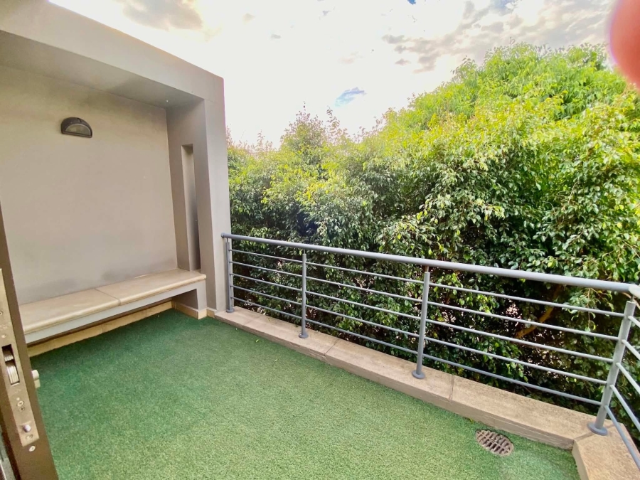 To Let 2 Bedroom Property for Rent in Illovo Gauteng