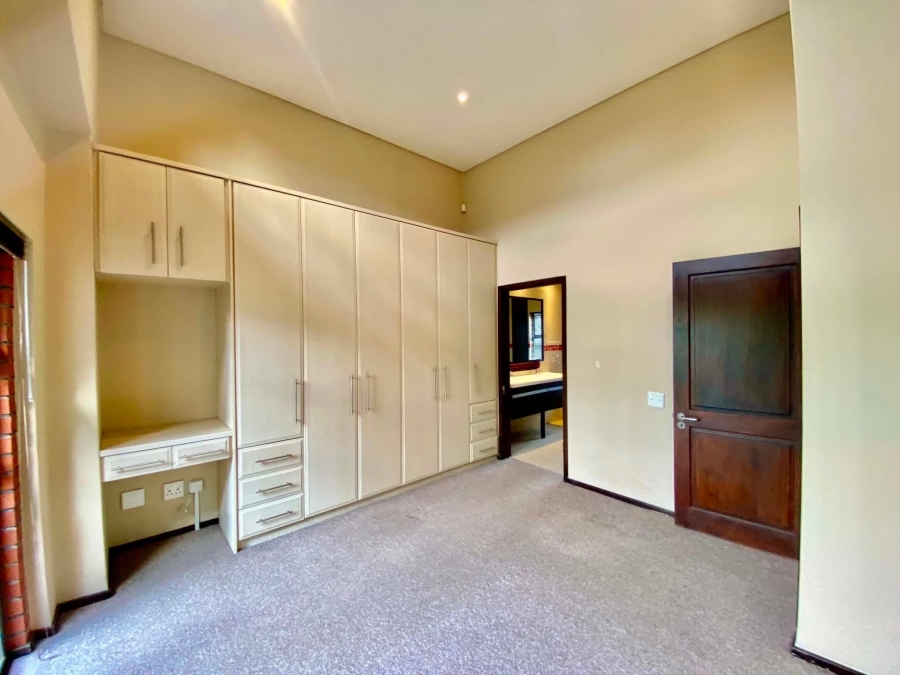 To Let 2 Bedroom Property for Rent in Illovo Gauteng
