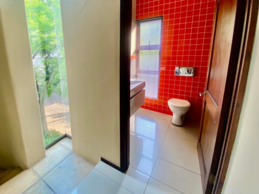 To Let 2 Bedroom Property for Rent in Illovo Gauteng