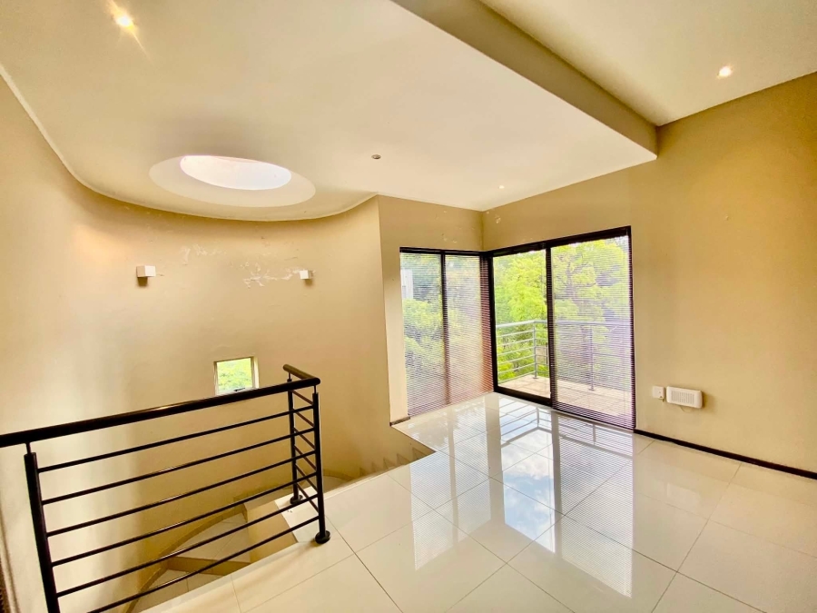 To Let 2 Bedroom Property for Rent in Illovo Gauteng