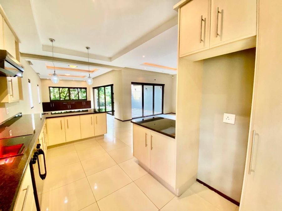 To Let 2 Bedroom Property for Rent in Illovo Gauteng