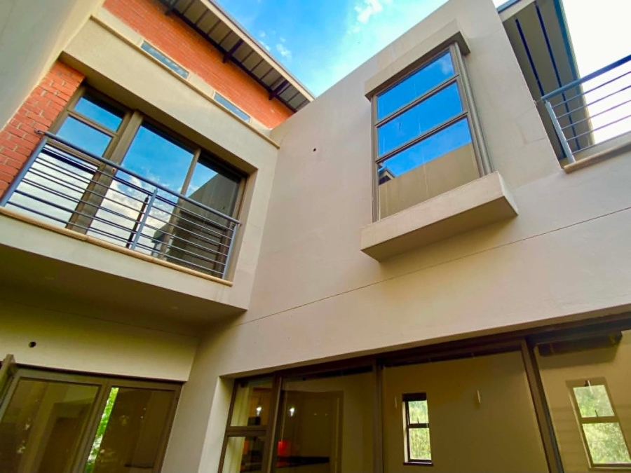 To Let 2 Bedroom Property for Rent in Illovo Gauteng