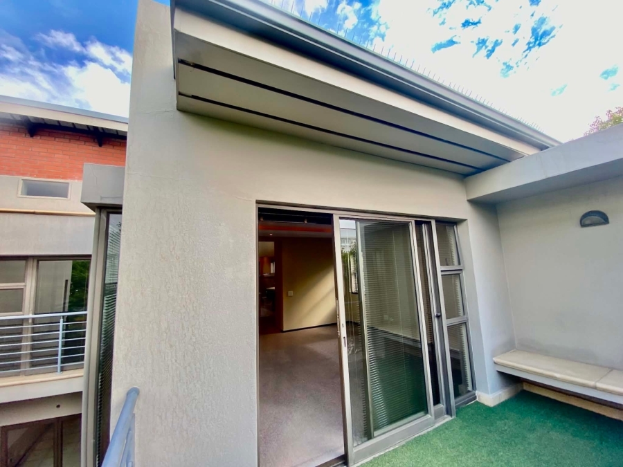To Let 2 Bedroom Property for Rent in Illovo Gauteng