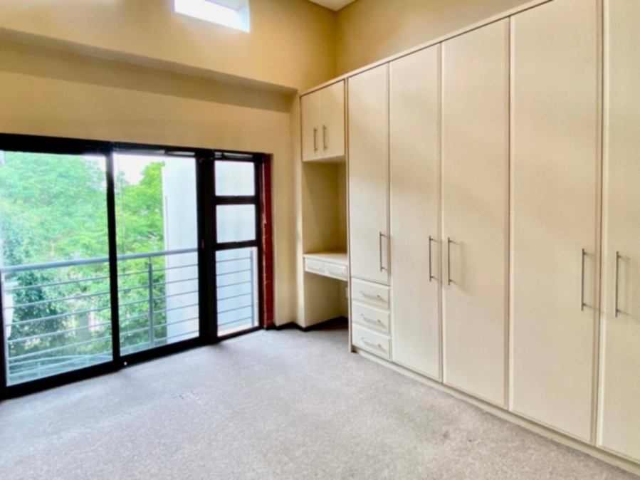 To Let 2 Bedroom Property for Rent in Illovo Gauteng