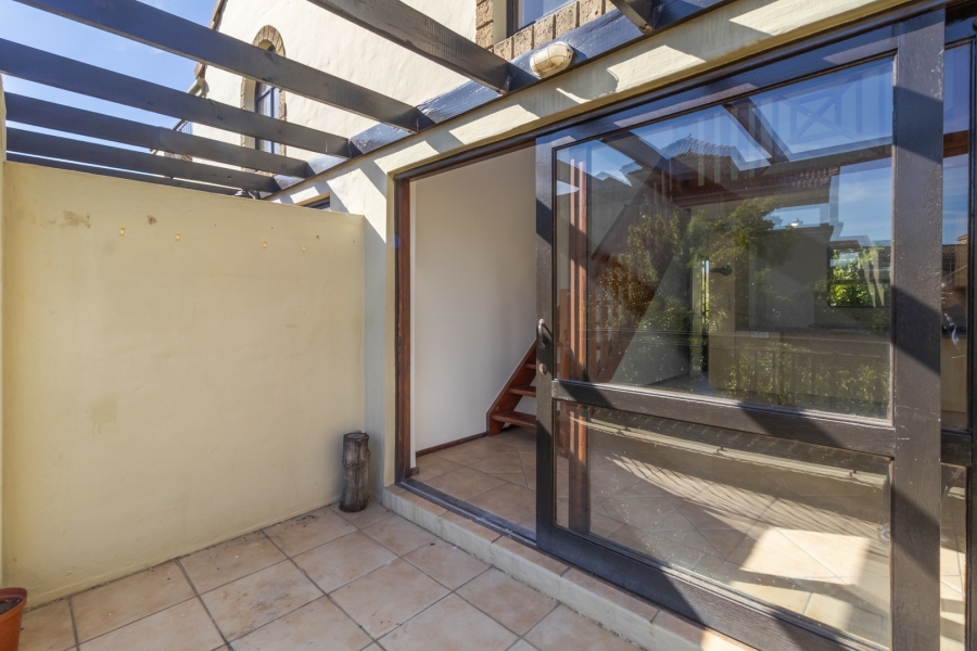 To Let 1 Bedroom Property for Rent in Douglasdale Gauteng