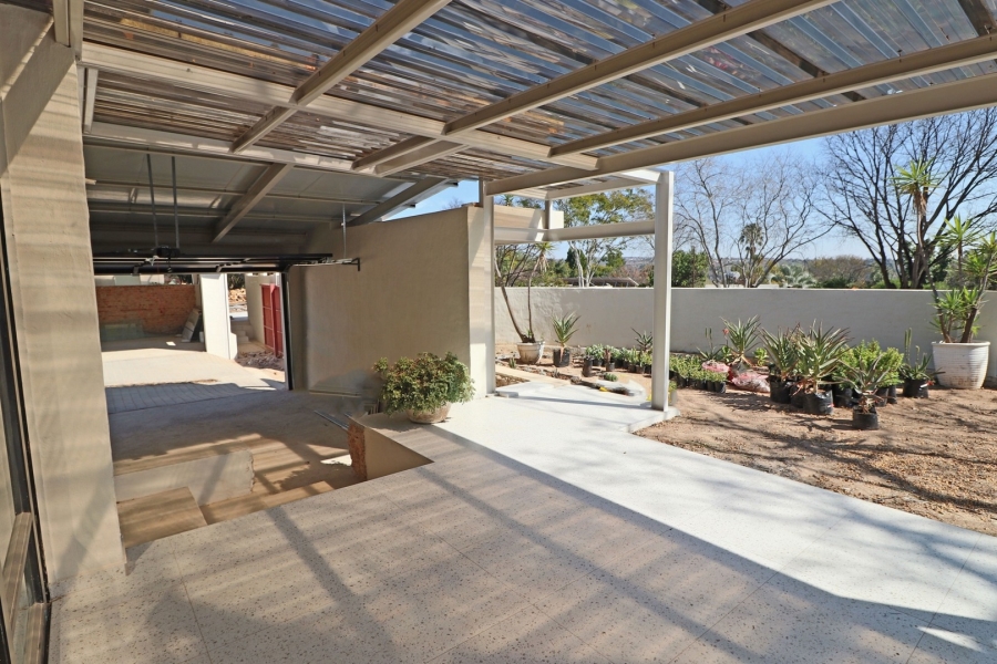 To Let 2 Bedroom Property for Rent in Bryanston Gauteng