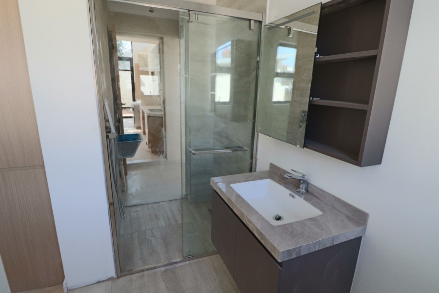 To Let 2 Bedroom Property for Rent in Bryanston Gauteng