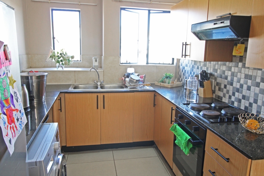 To Let 2 Bedroom Property for Rent in Ferndale Gauteng