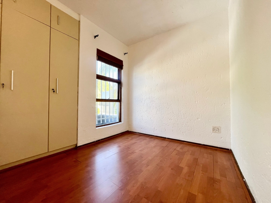 To Let 3 Bedroom Property for Rent in Sandown Gauteng