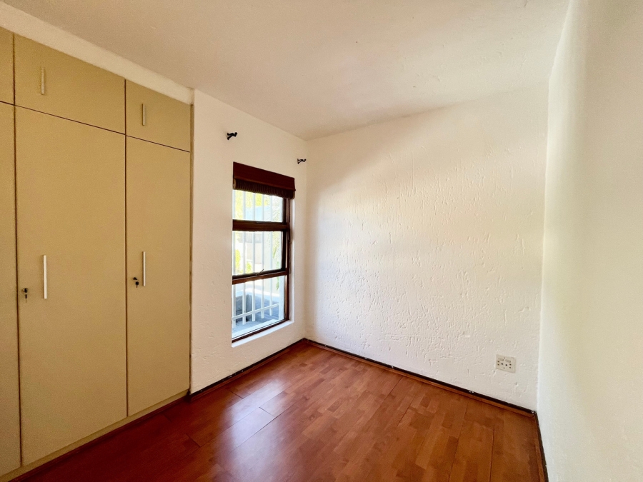 To Let 3 Bedroom Property for Rent in Sandown Gauteng