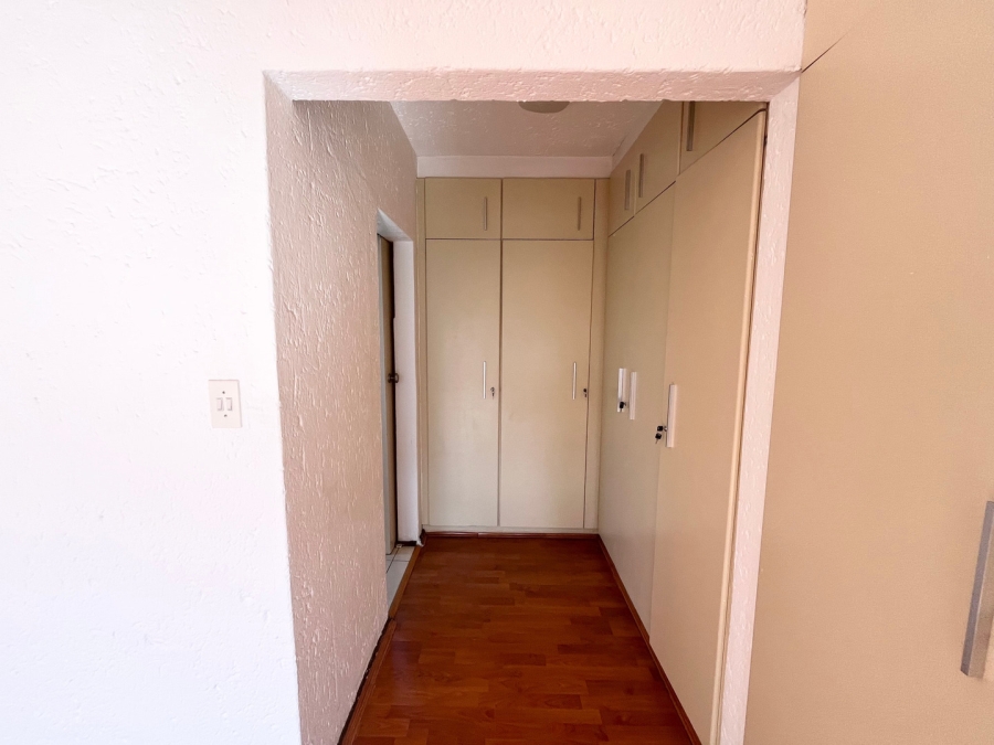 To Let 3 Bedroom Property for Rent in Sandown Gauteng
