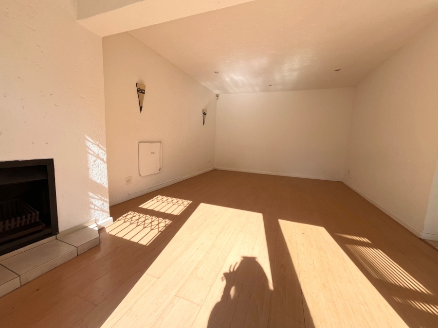 To Let 3 Bedroom Property for Rent in Sandown Gauteng