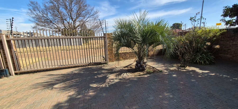 3 Bedroom Property for Sale in Riversdale Gauteng