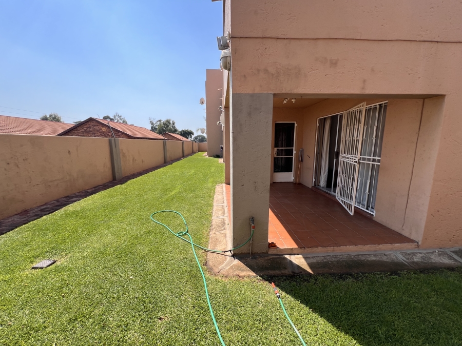 To Let 2 Bedroom Property for Rent in Randhart Gauteng