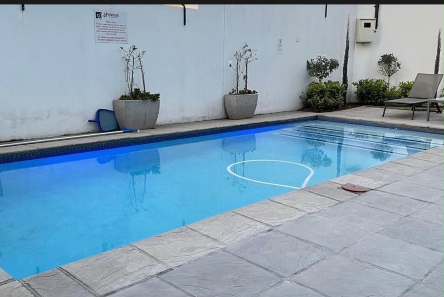 1 Bedroom Property for Sale in Carlswald Gauteng