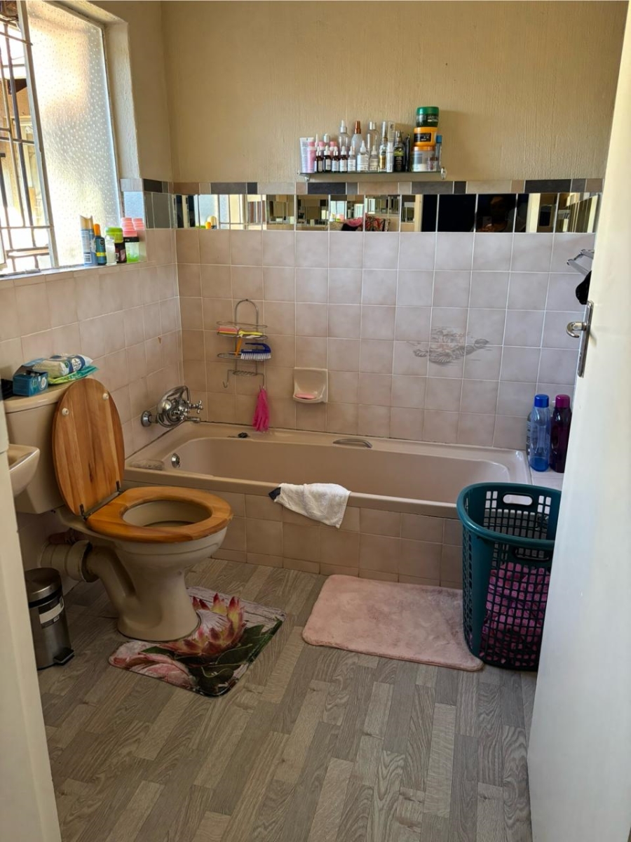 3 Bedroom Property for Sale in Wilgeheuwel Gauteng