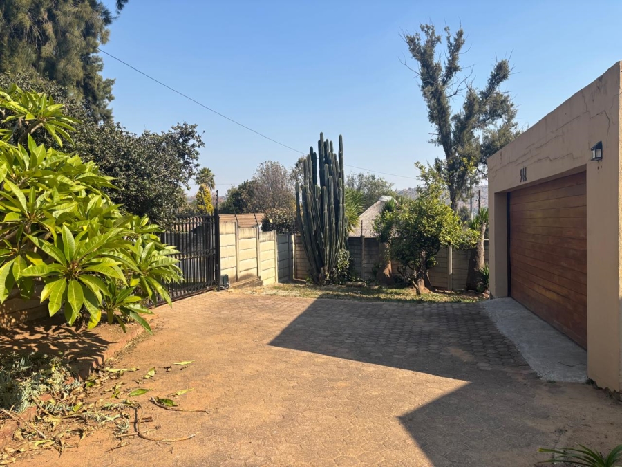 3 Bedroom Property for Sale in Wilgeheuwel Gauteng