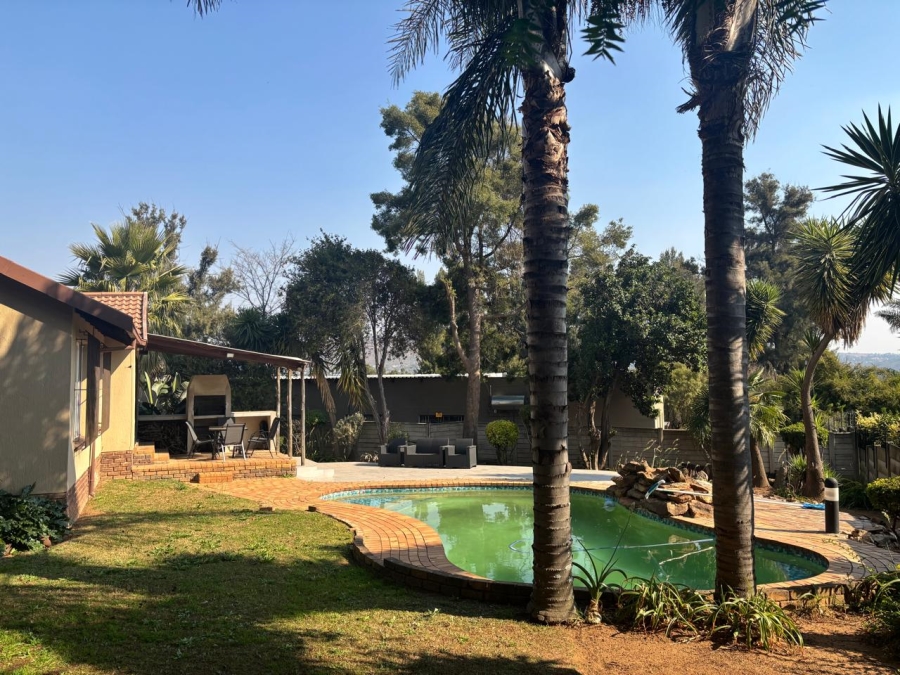 3 Bedroom Property for Sale in Wilgeheuwel Gauteng