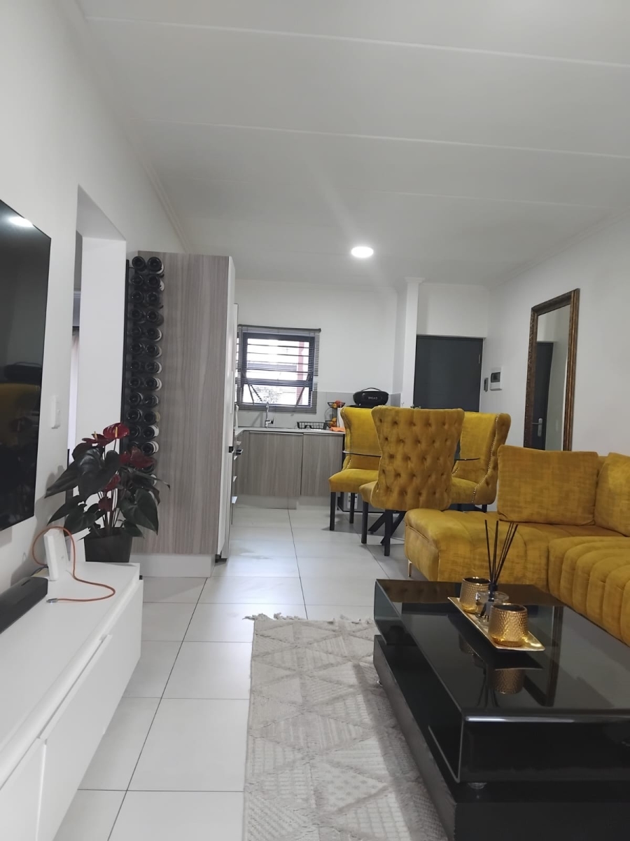 2 Bedroom Property for Sale in Maroeladal Gauteng