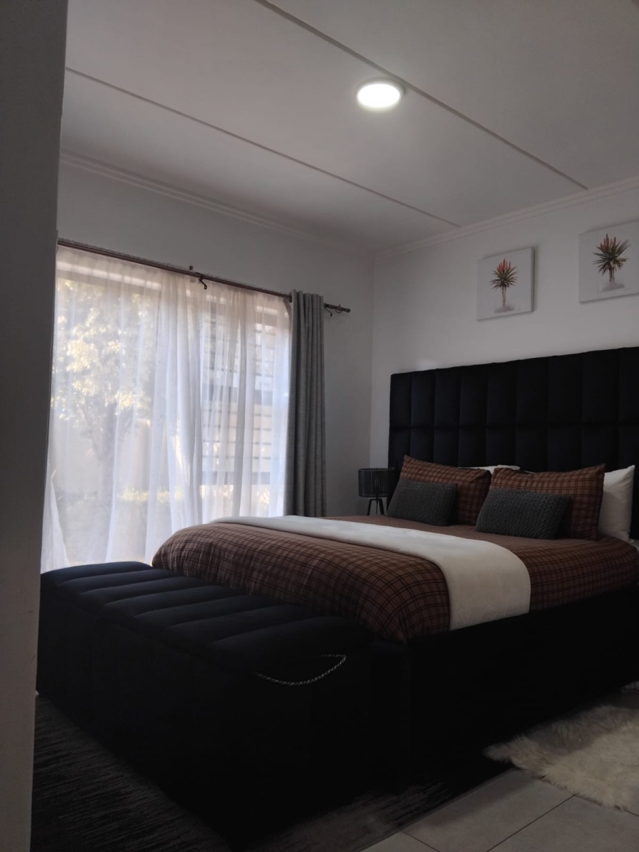2 Bedroom Property for Sale in Maroeladal Gauteng