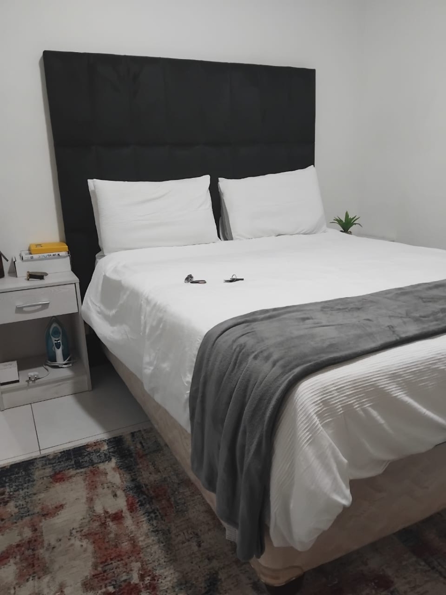 2 Bedroom Property for Sale in Maroeladal Gauteng