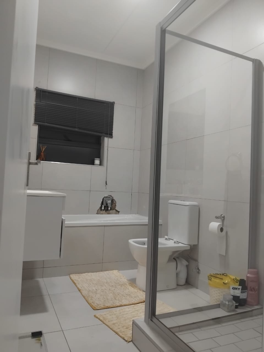 2 Bedroom Property for Sale in Maroeladal Gauteng