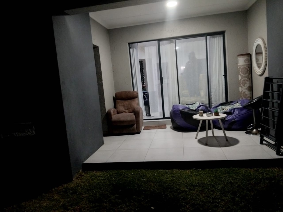 2 Bedroom Property for Sale in Maroeladal Gauteng