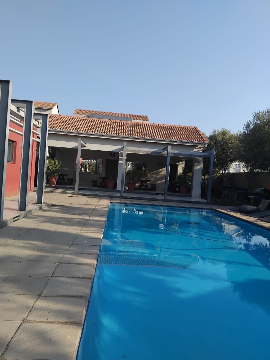 2 Bedroom Property for Sale in Maroeladal Gauteng