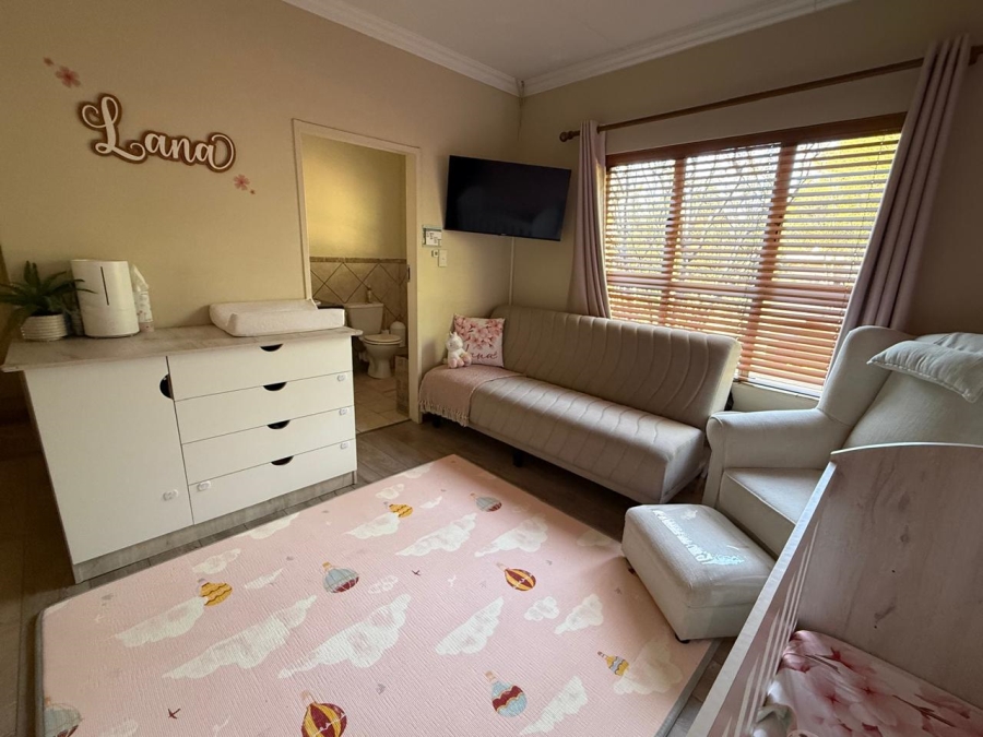 3 Bedroom Property for Sale in Olympus Country Estate Gauteng