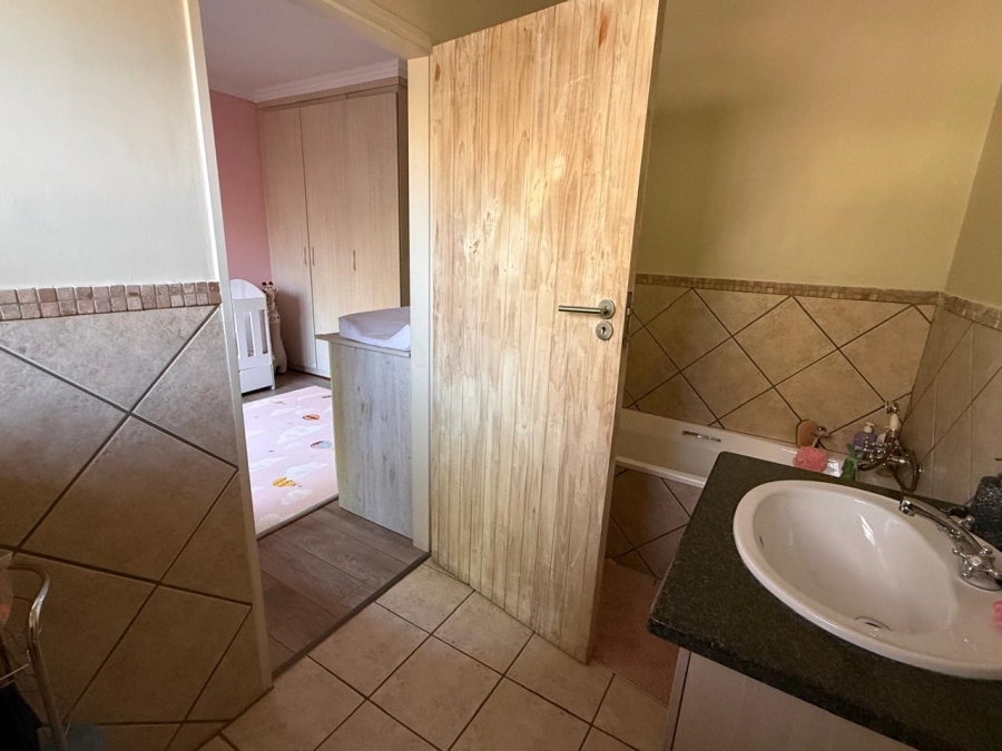 3 Bedroom Property for Sale in Olympus Country Estate Gauteng
