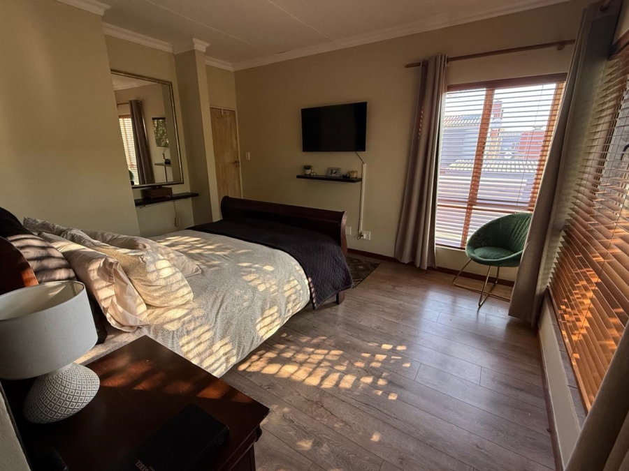 3 Bedroom Property for Sale in Olympus Country Estate Gauteng