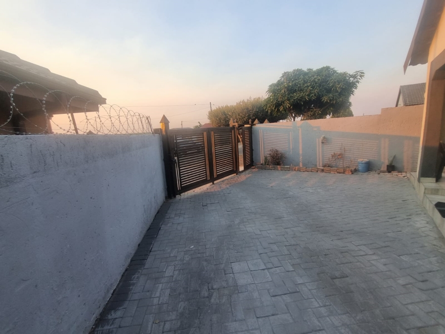 3 Bedroom Property for Sale in Mabopane Gauteng