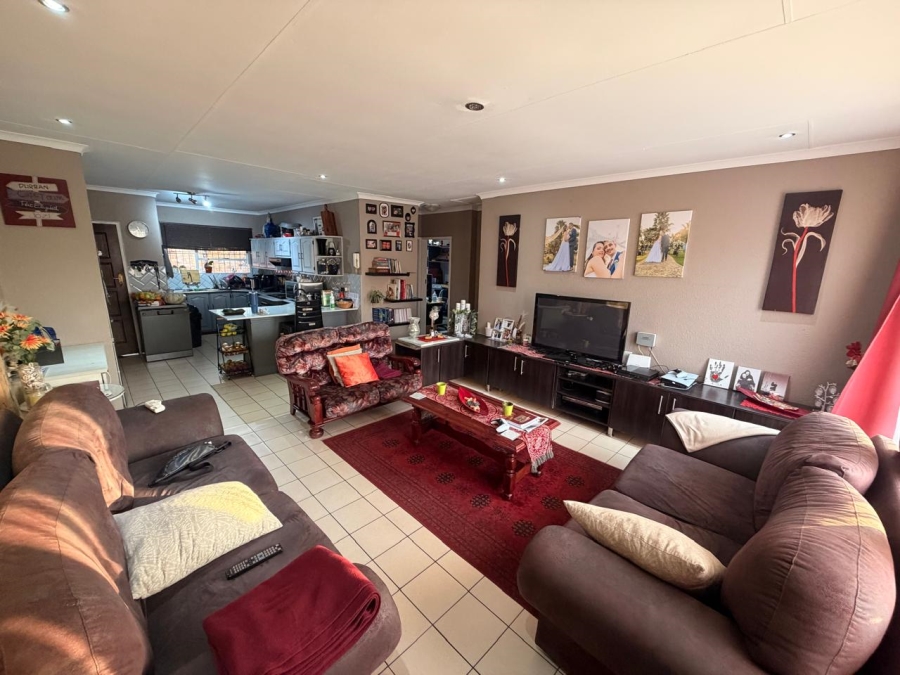 2 Bedroom Property for Sale in Mayberry Park Gauteng