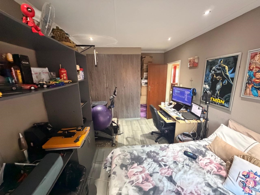 2 Bedroom Property for Sale in Mayberry Park Gauteng