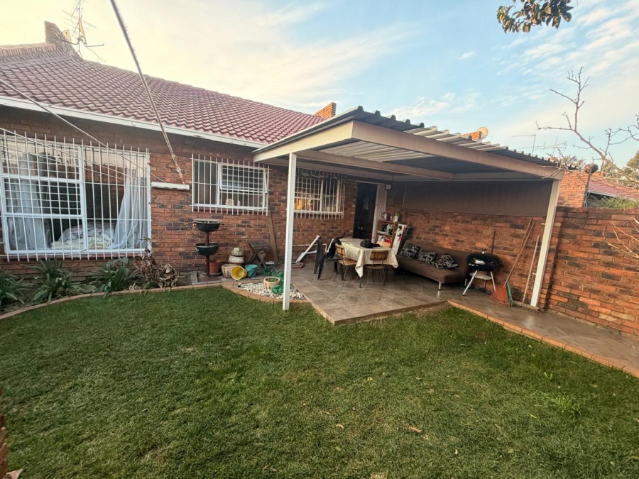 2 Bedroom Property for Sale in Mayberry Park Gauteng