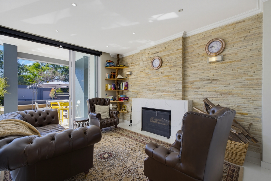 4 Bedroom Property for Sale in Senderwood Gauteng