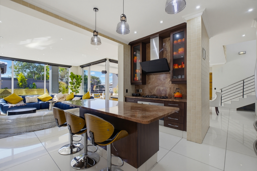 4 Bedroom Property for Sale in Senderwood Gauteng