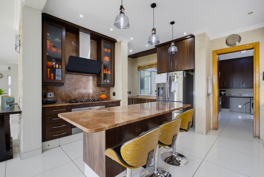4 Bedroom Property for Sale in Senderwood Gauteng