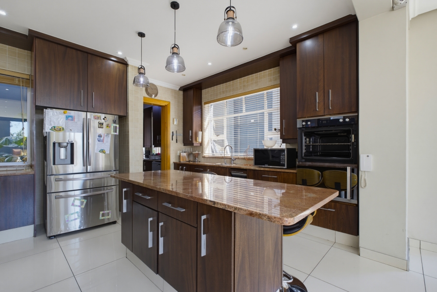 4 Bedroom Property for Sale in Senderwood Gauteng