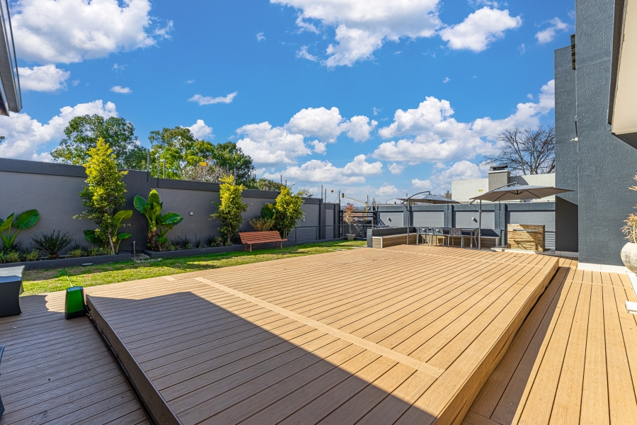 4 Bedroom Property for Sale in Senderwood Gauteng