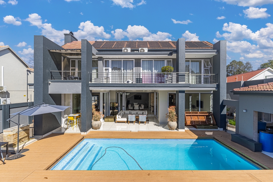 4 Bedroom Property for Sale in Senderwood Gauteng