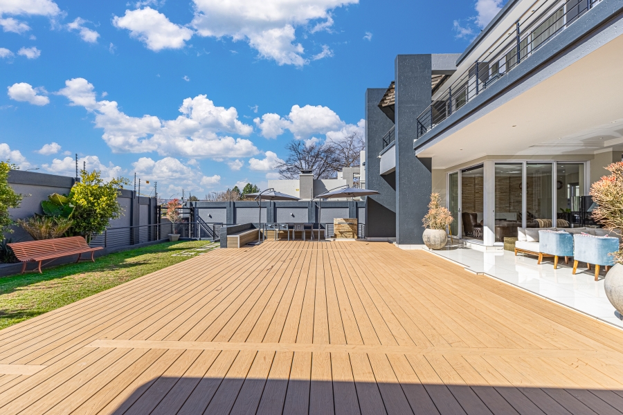 4 Bedroom Property for Sale in Senderwood Gauteng