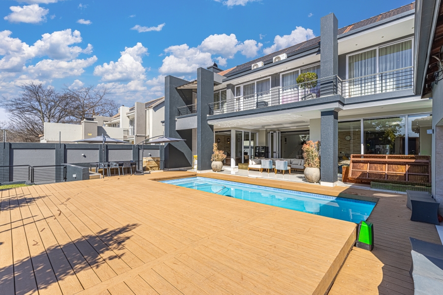 4 Bedroom Property for Sale in Senderwood Gauteng